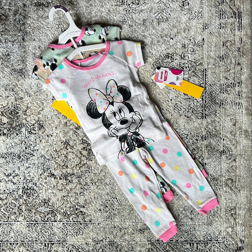 NWT Disney Minnie Mouse Pajama 2 piece toddler set short sleeve long pants 2T